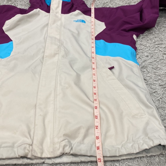 The Northface Girls Ski/Winter Jacket (SIze:18 XL) - Picture 11 of 15